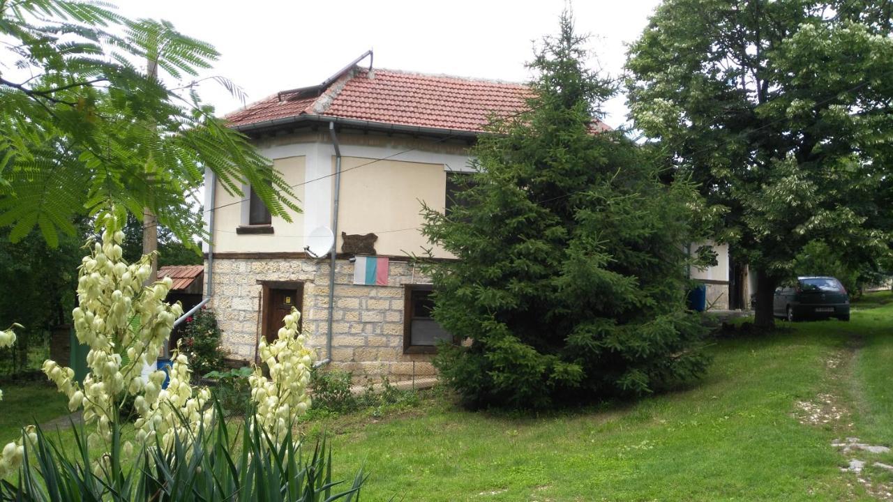 Guest House PETROVA Cherven  Extérieur photo