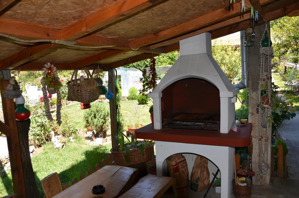 Guest House PETROVA Cherven  Extérieur photo